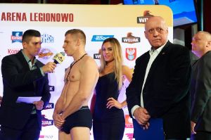 Oficjalne ważenie przed Wojak Boxing Night w Legionowie